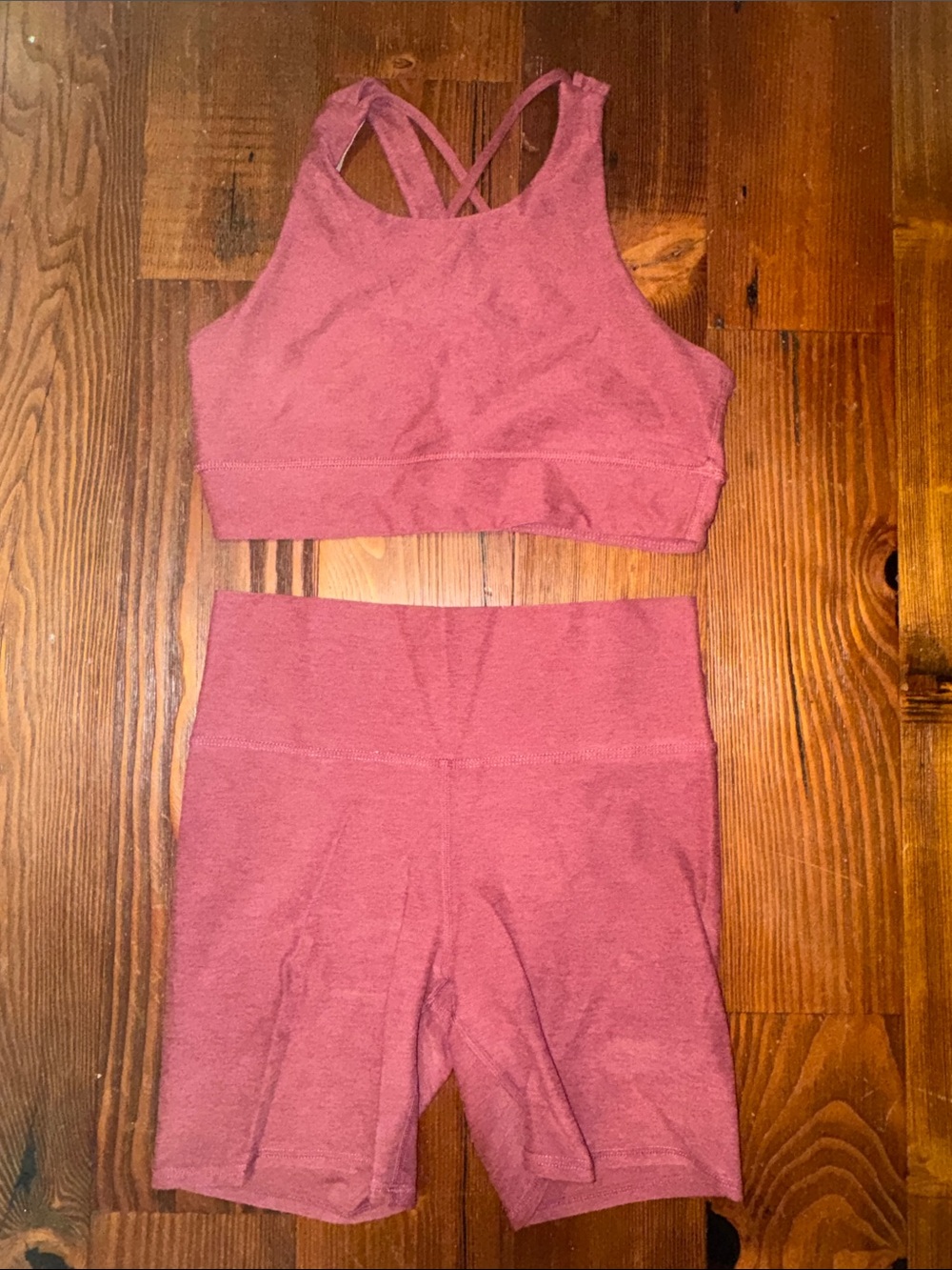 Vuori studio shorts and bra desert rose Heather small EUC